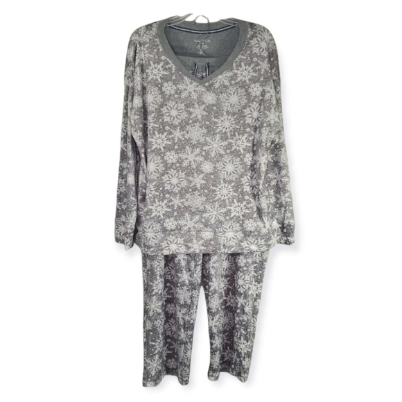 Nautica Snowflake Women's 2 pc Fleece Pajamas - Picture 1 of 5